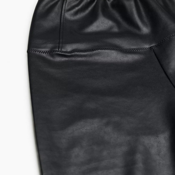 Aritzia Wilfred Free Daria black vegan leather pant leggings (M) - Picture 4 of 5